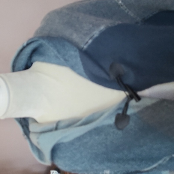 Altare Super Cozy Chic Blue Toggle Hooded Cape - Picture 5 of 6